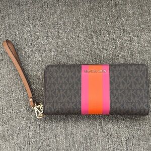 Michael Kors Jet Set Double Zip Wristlet Wallet Stripe